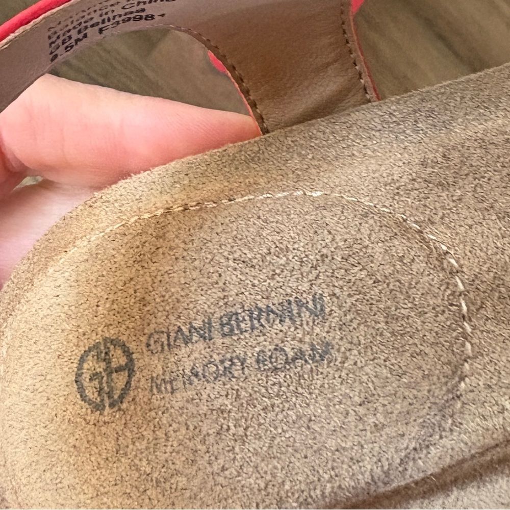 Giani Bernini women's coral hot pink memory foam 'Belinaa' wedge sandals sz 9.5 - Picture 5 of 8